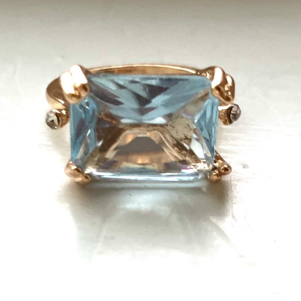 Faux Auquamarine SapphirevNatural Stone Ring w/ silver plated Gold Tone Metal